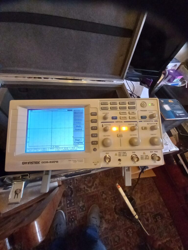 Instek GDS-820S Digital Storage Oscillator